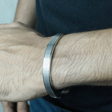 Liner silver Stainless steel kada Bangle for men
