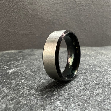 Sleek Plain silver matte with a polished black stainless steel